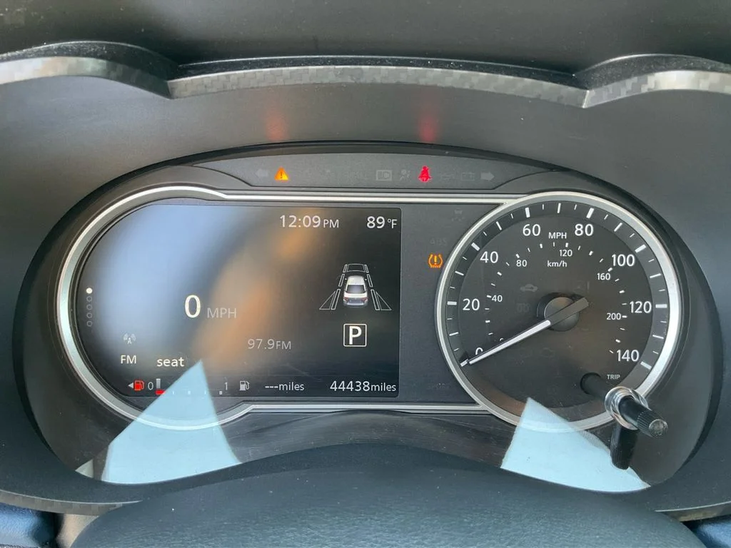 Used 2025 Black Nissan 1.6 SV image 18