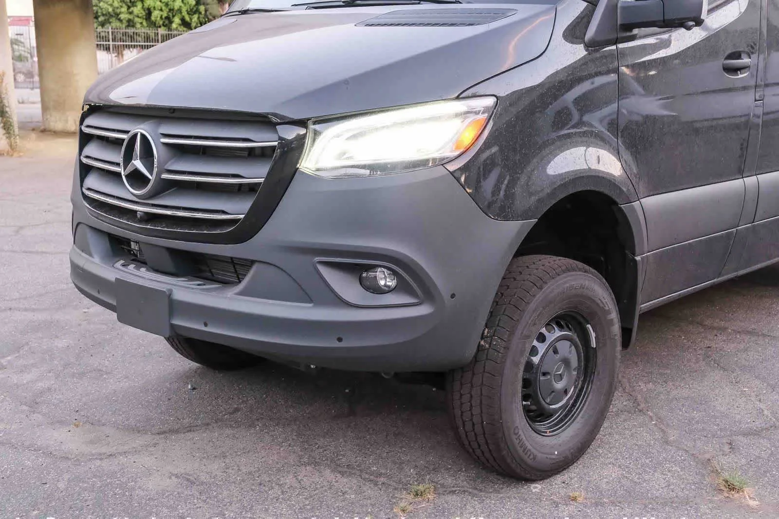New 2026 Obsidian Black Metallic Mercedes-Benz Passenger 144WB High Roof AWD 2.0L I4 Diesel Turbo image 11