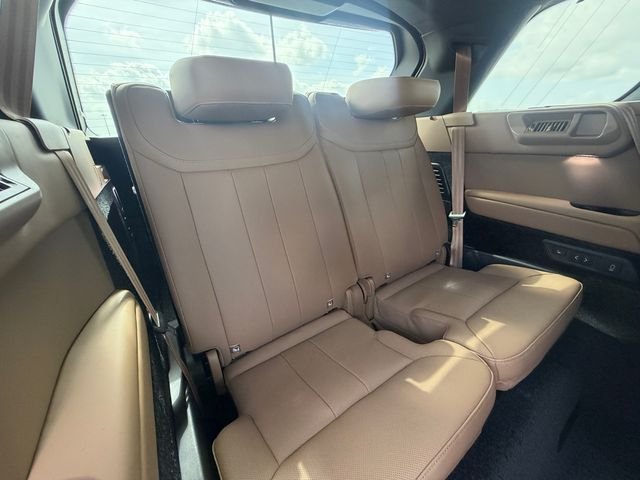 New 2026 Santorini Black Land Rover SE image 17