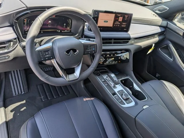 New 2027 2T RAD WHT INFINITI SPORT image 4