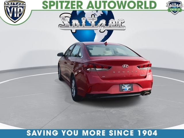 Used 2019 Red Hyundai SE image 8