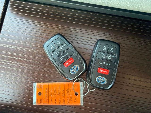 Certified Used 2021 BLIZZARD PEARL Toyota  image 32