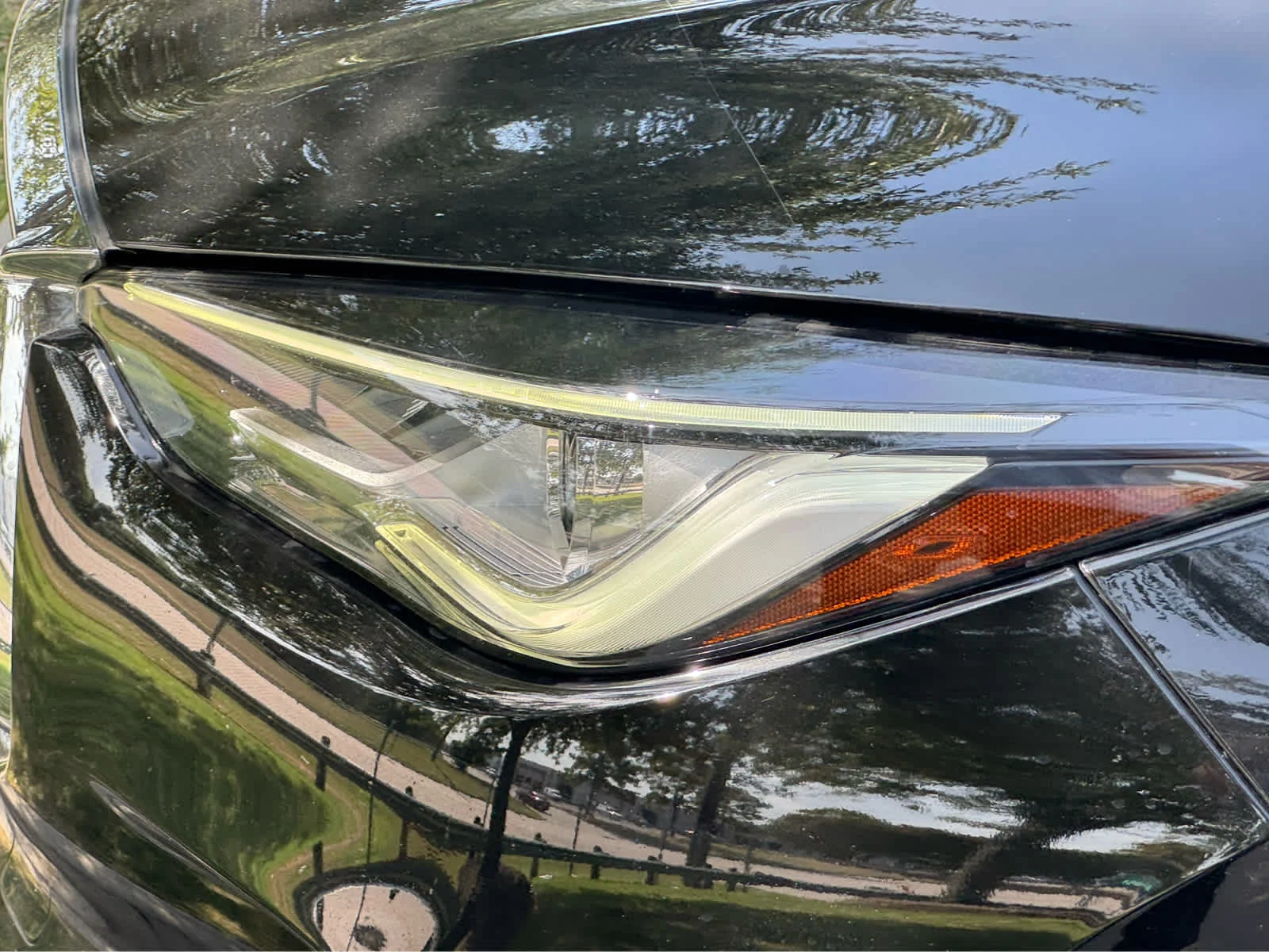 Certified Used 2023 Black Obsidian INFINITI LUXE image 9