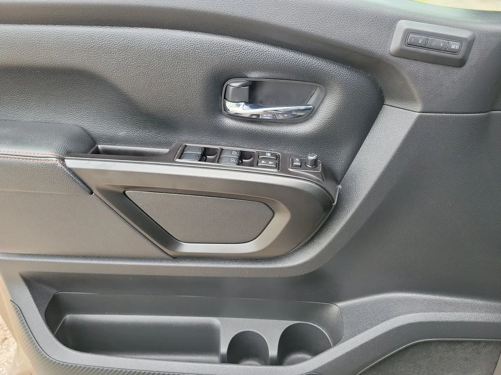 2021 Nissan Titan PRO-4X - Photo 18