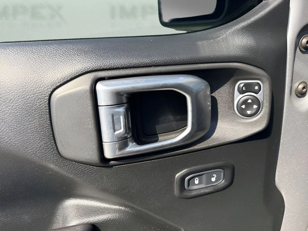 Used 2020 Silver Jeep Sport image 24