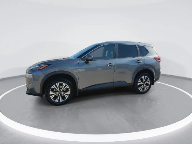 Used 2022 Gray Nissan SV image 4