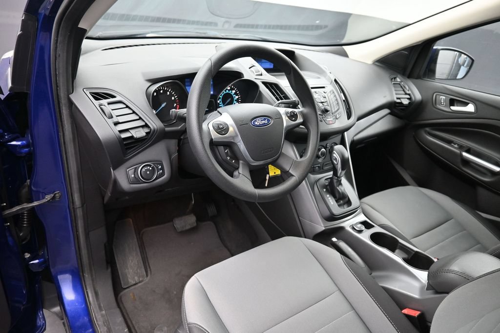 Used 2015 Blue Ford SE image 13