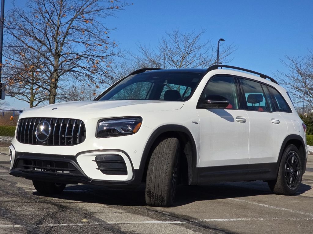 2025 Mercedes-Benz GLB GLB35 AMG - Photo 12