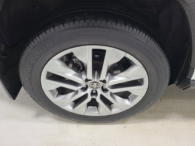 Certified Used 2024 Pearl Toyota XLE Premium image 9