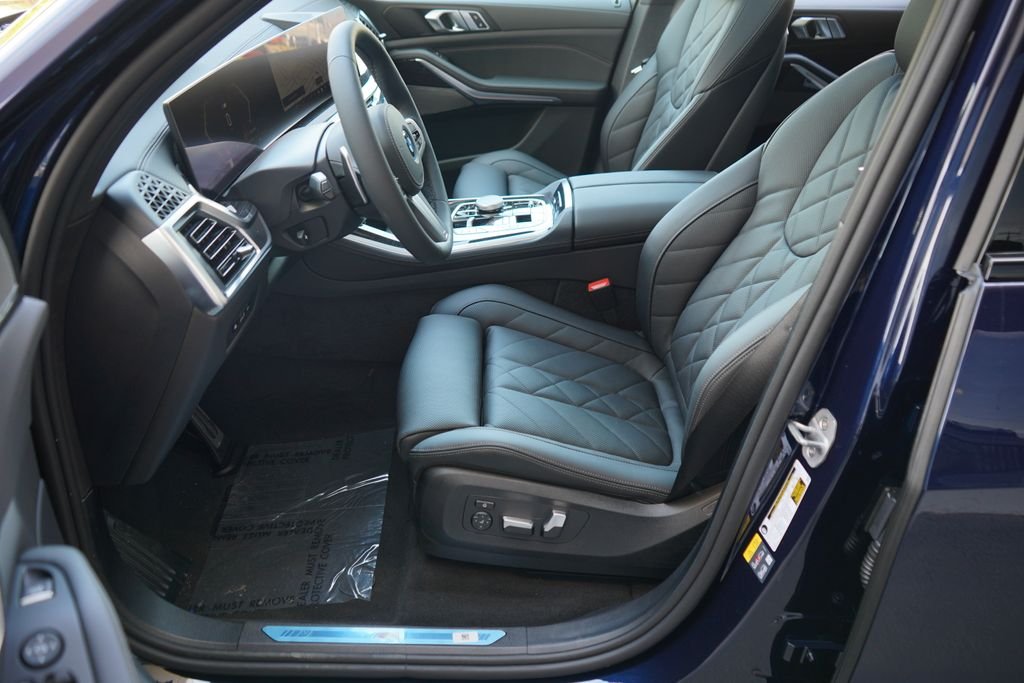 New 2026 Tanzanite Blue II Metallic BMW xDrive50e image 10