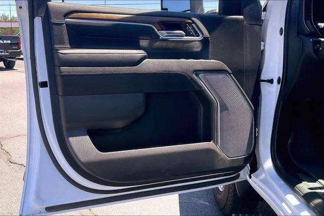 2024 Chevrolet Silverado 3500HD High Country - Photo 18