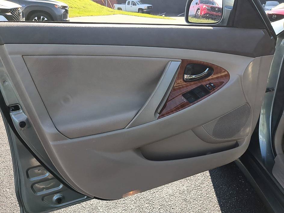 Used 2011 Aloe Green Metallic Toyota XLE image 14