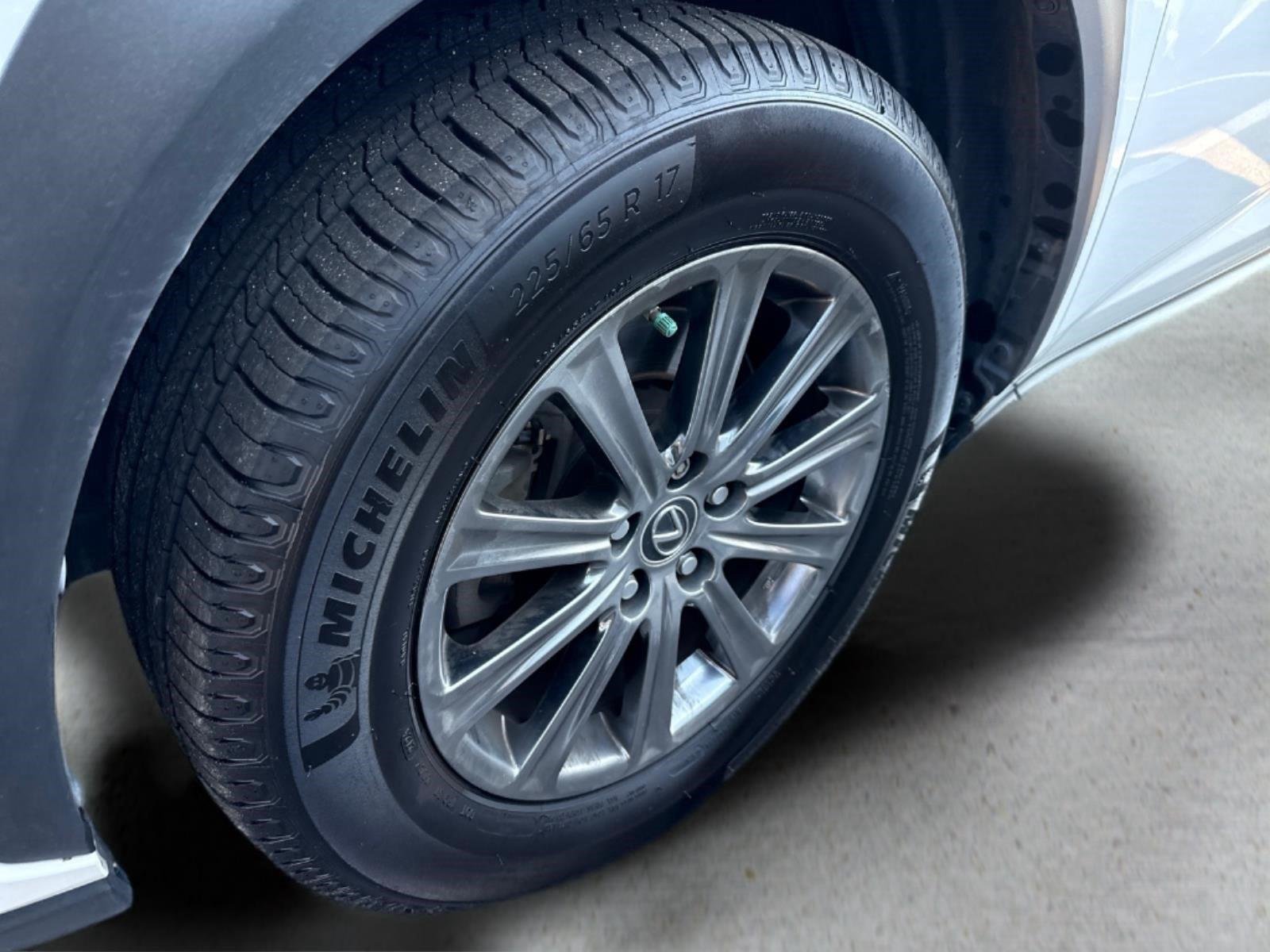 Used 2018 Eminent White Pearl Lexus Base image 3