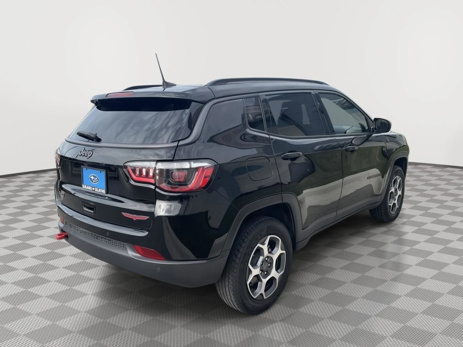 Used 2022 Diamond Black Crystal Pearlcoat Jeep Trailhawk image 8