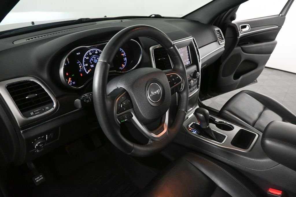 Used 2018 Blue Jeep Limited image 6