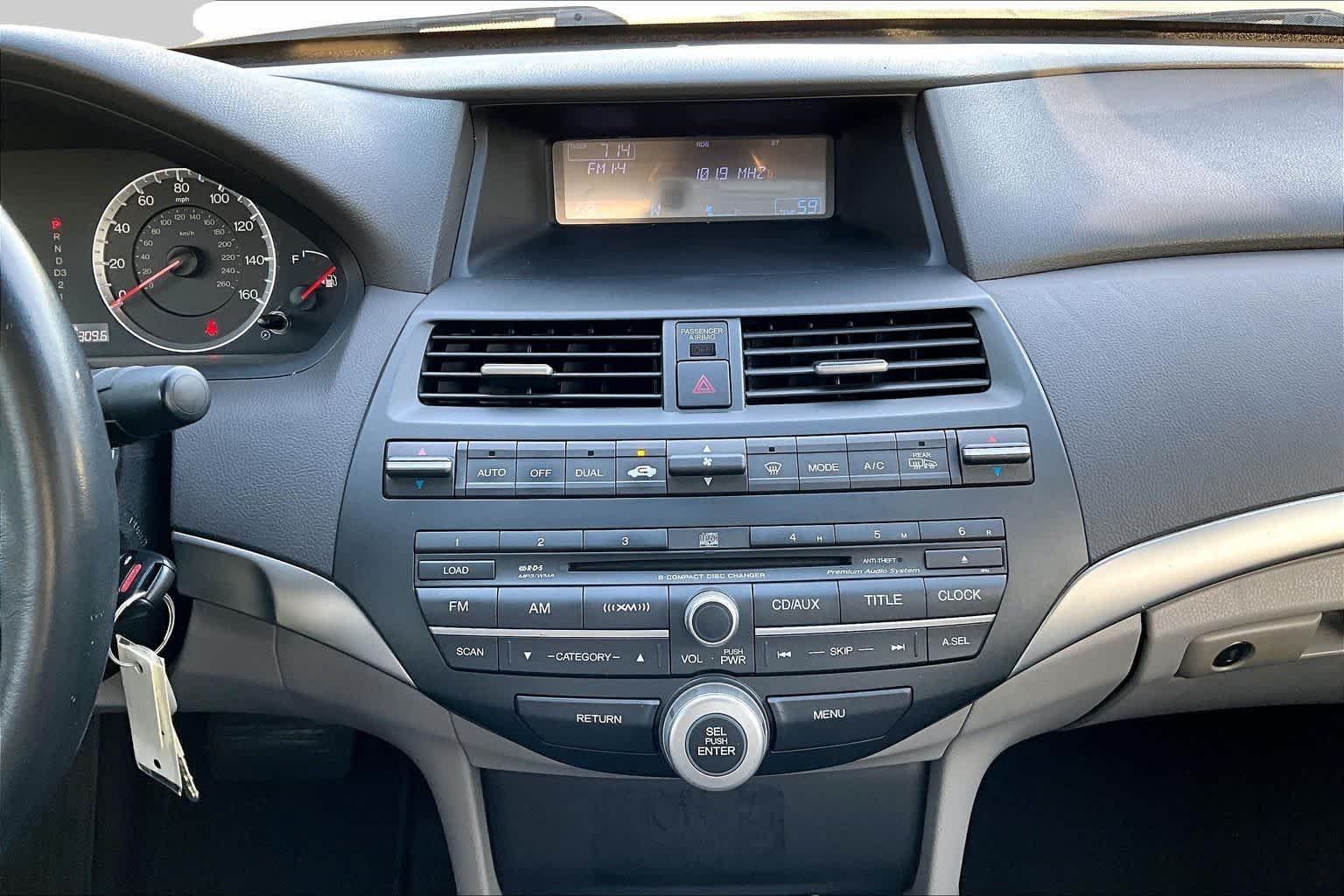 Used 2009 Alabaster Silver Metallic Honda EX-L image 6