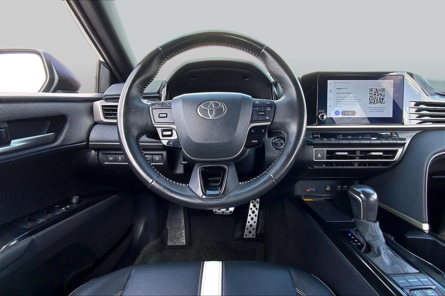 Used 2025 Ocean Gem Toyota SE image 6