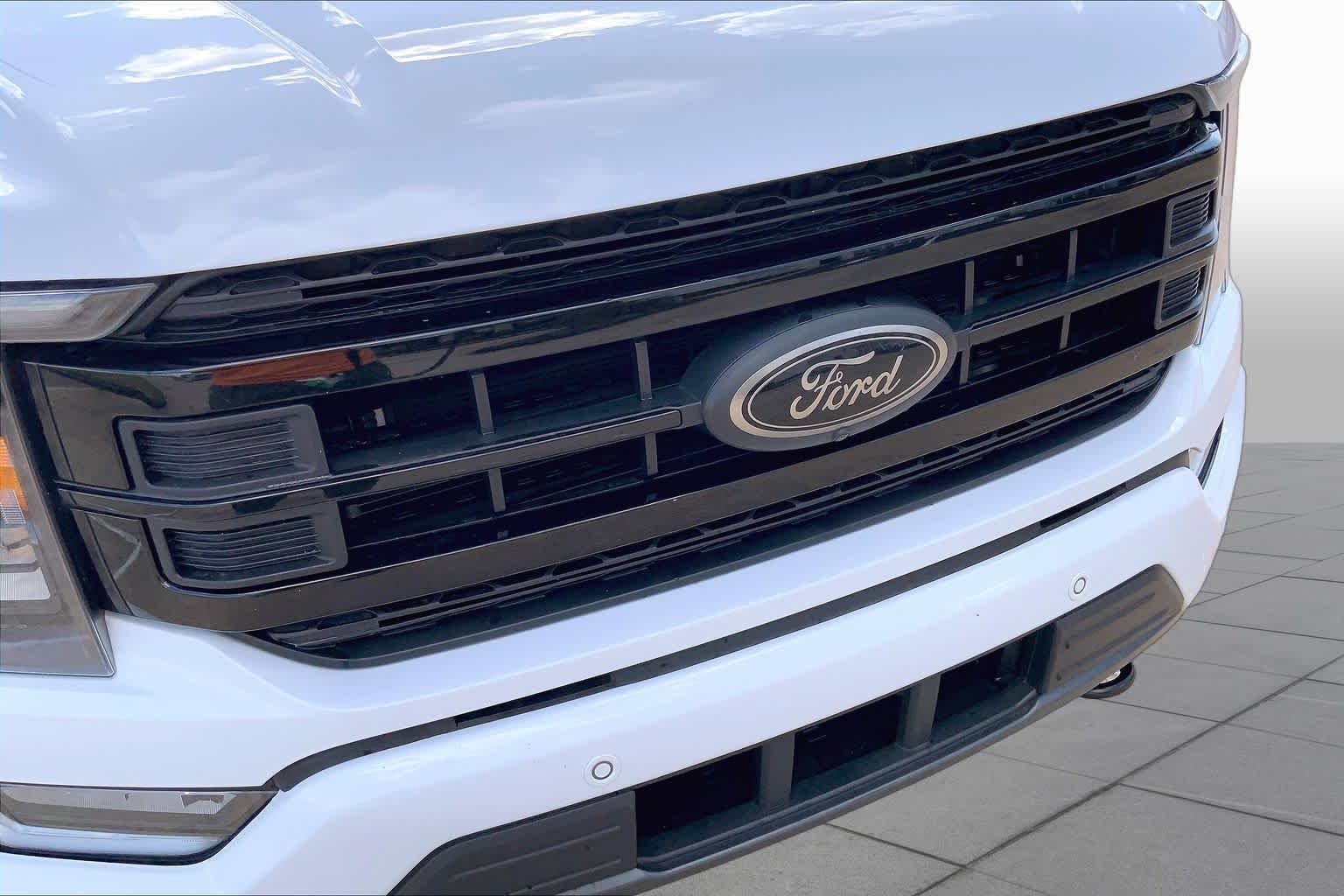 Certified Used 2023 Oxford White Ford XLT image 29