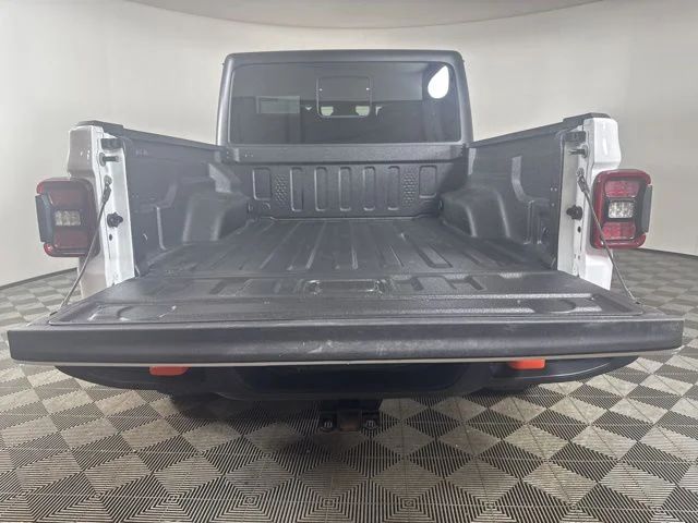 Used 2025 White Jeep Mojave image 20