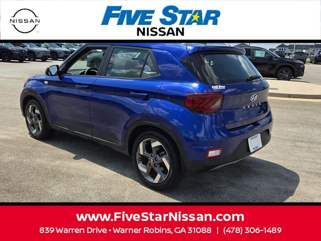 Used 2023 Blue Hyundai Limited image 9