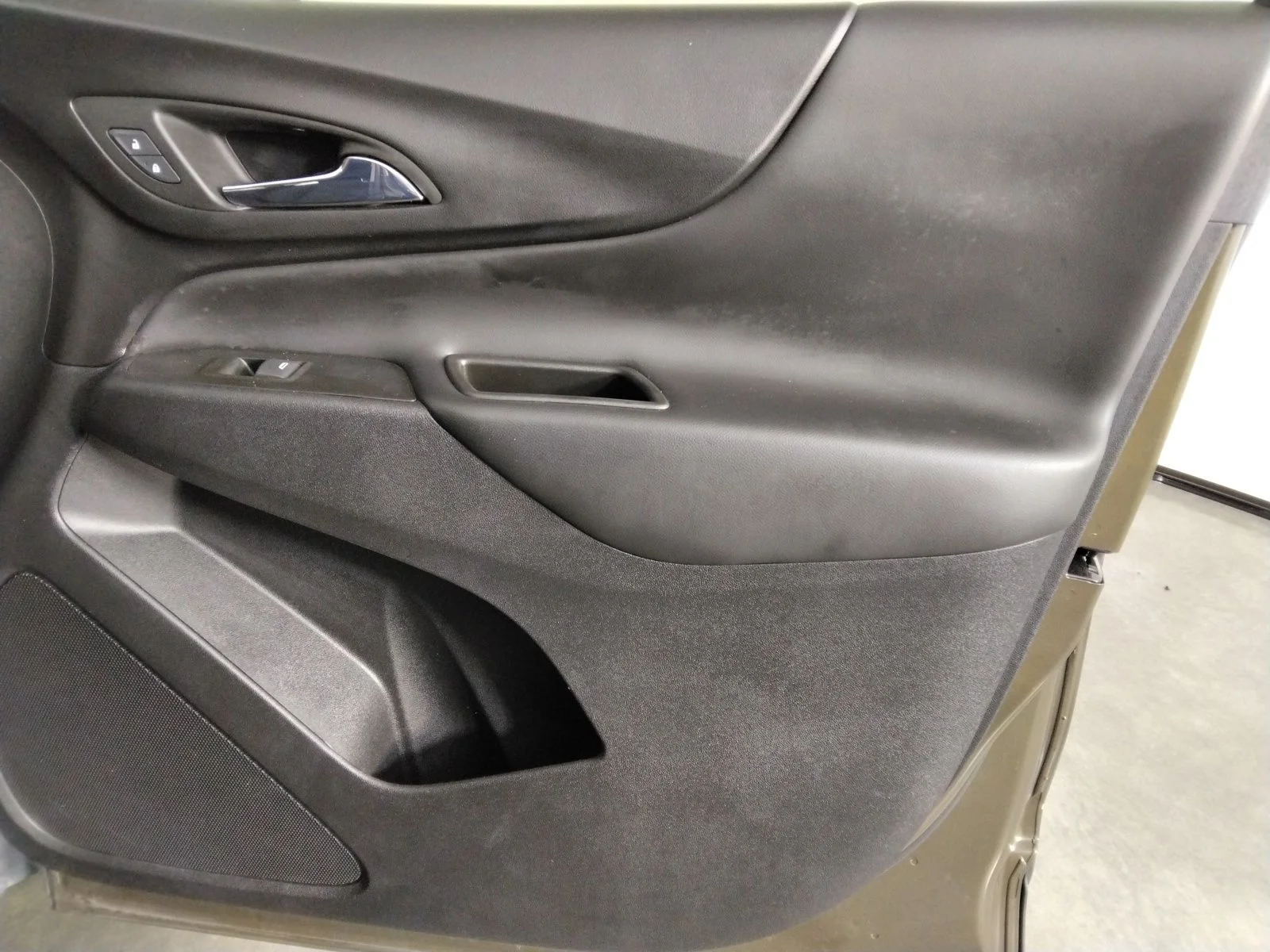 Used 2023 Brown Chevrolet LT image 34