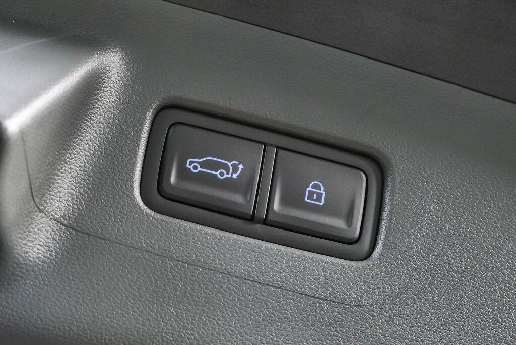 New 2026 Phantom Black Hyundai SE image 25