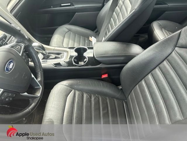 Used 2016 White Ford SE image 2