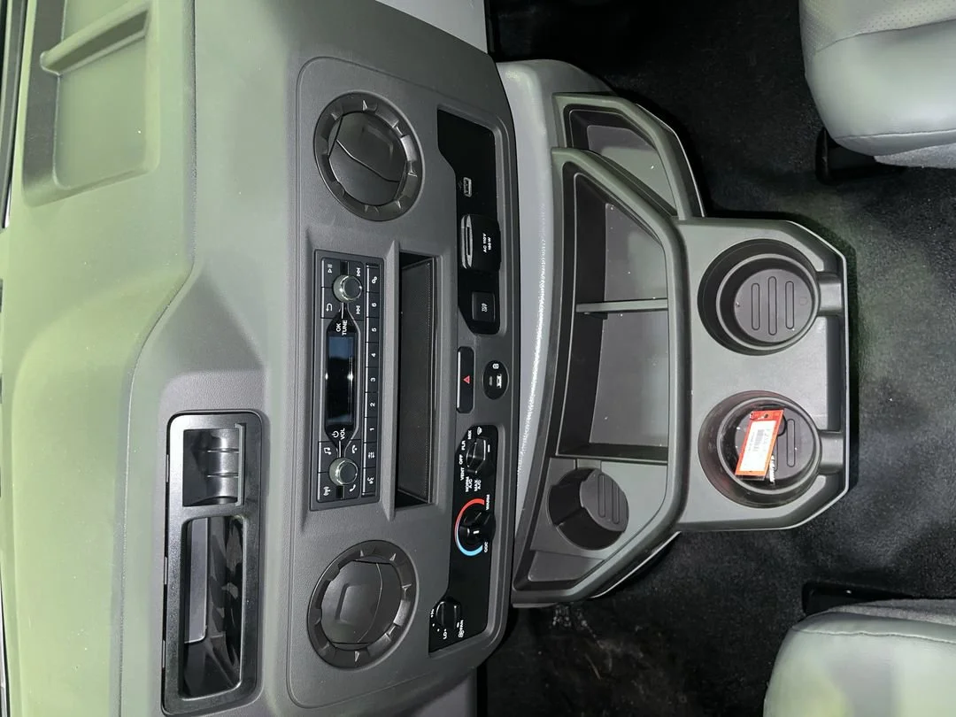 New 2026 Oxford White Ford E-350 SRW image 19