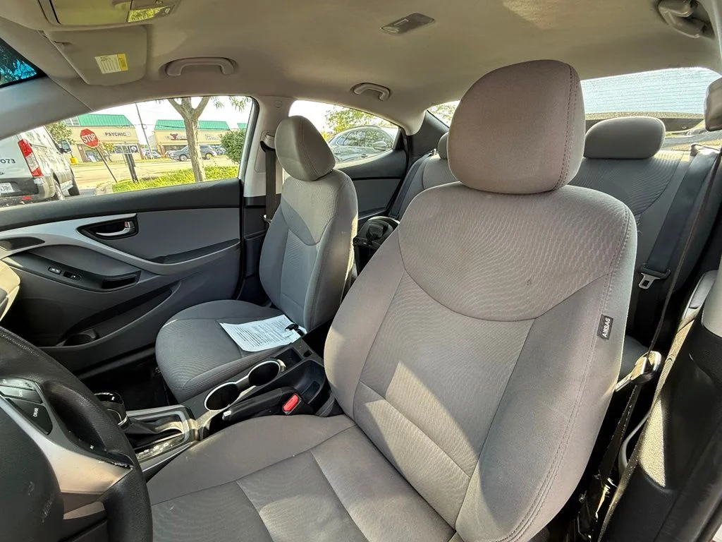 Used 2016 White Hyundai SE image 20