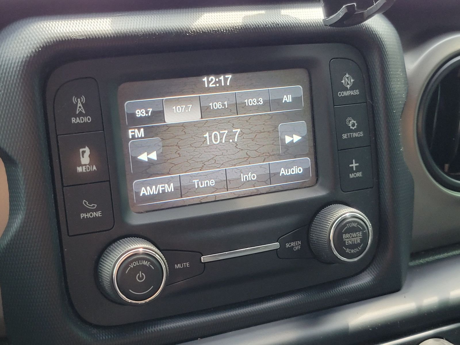 Used 2019 White Jeep Unlimited Sport image 20