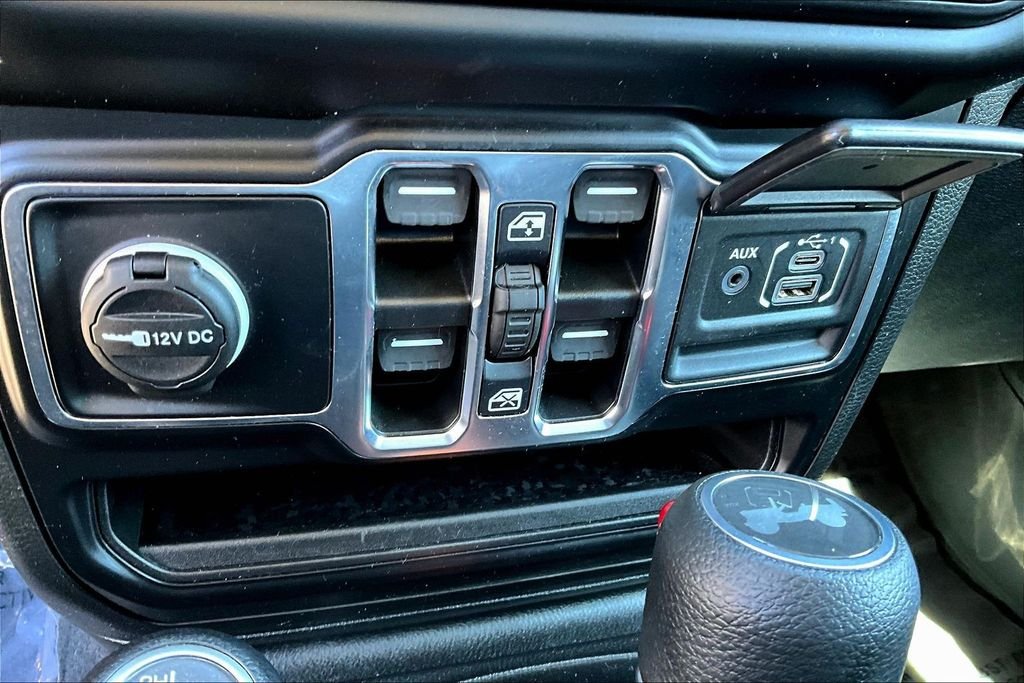 Used 2022 Green Jeep Unlimited Sahara image 15