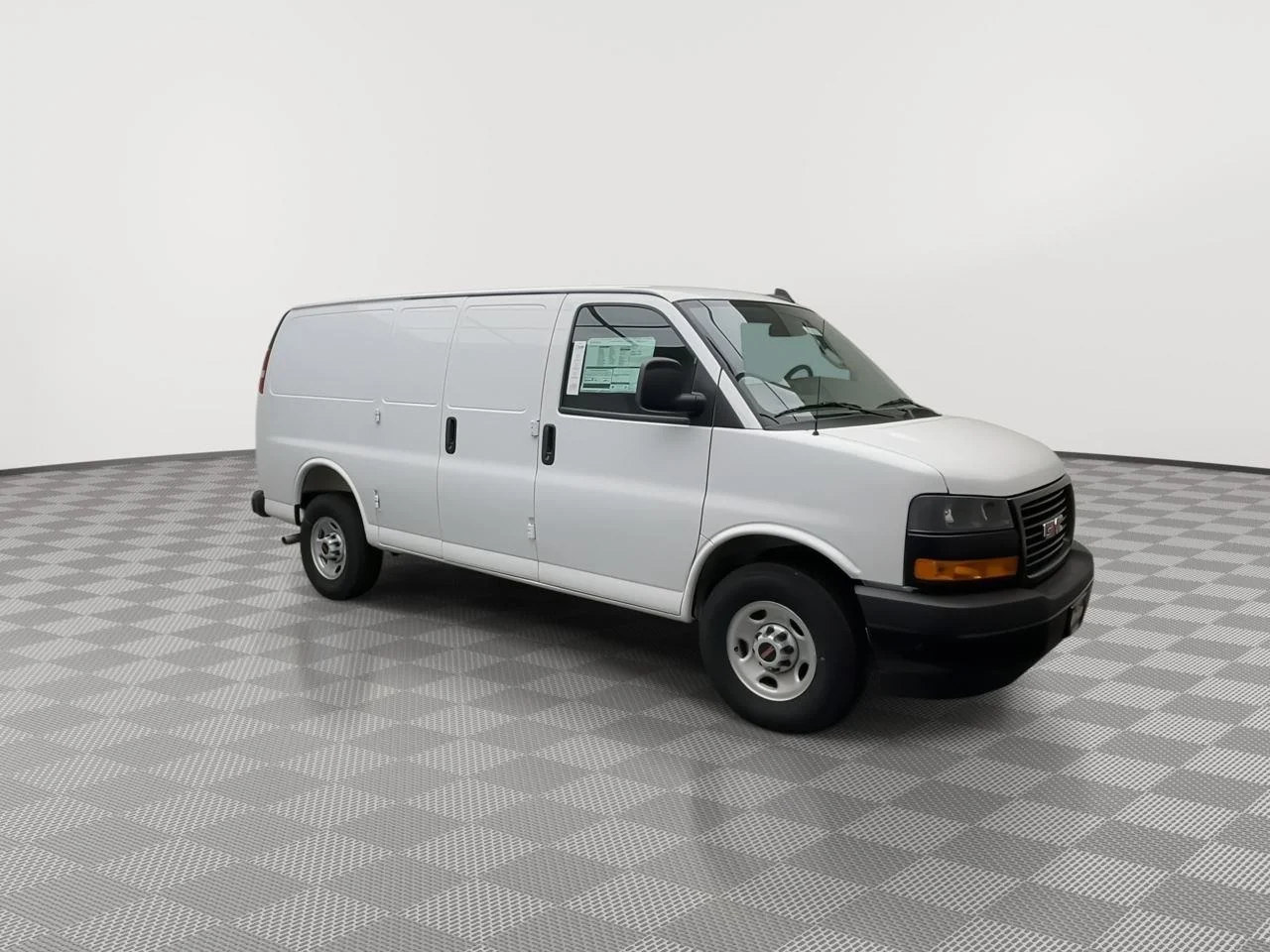 2025 GMC Savana Cargo Work Van - Photo 31