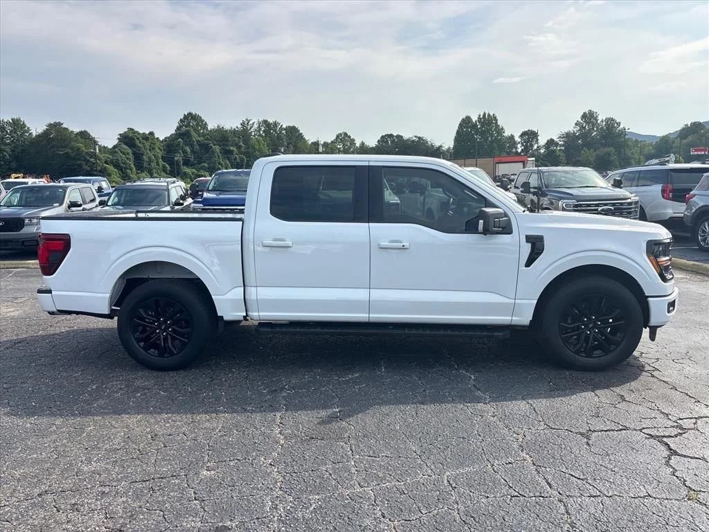 Certified Used 2024 Oxford White Ford XLT image 9