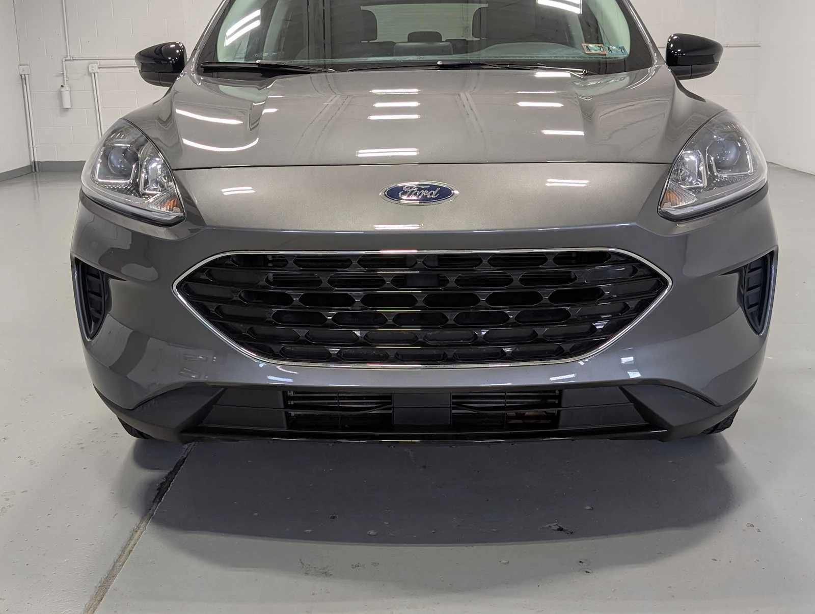 Used 2022 Carbonized Gray Metallic Ford SE image 2