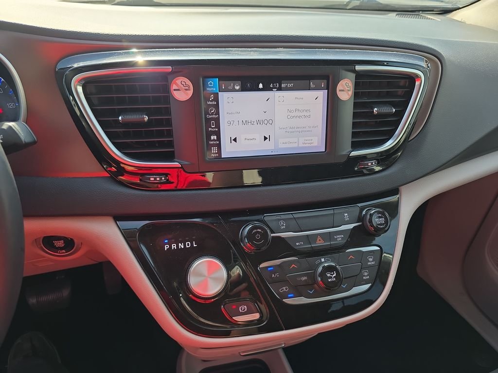 Used 2023 Silver Chrysler LX image 19