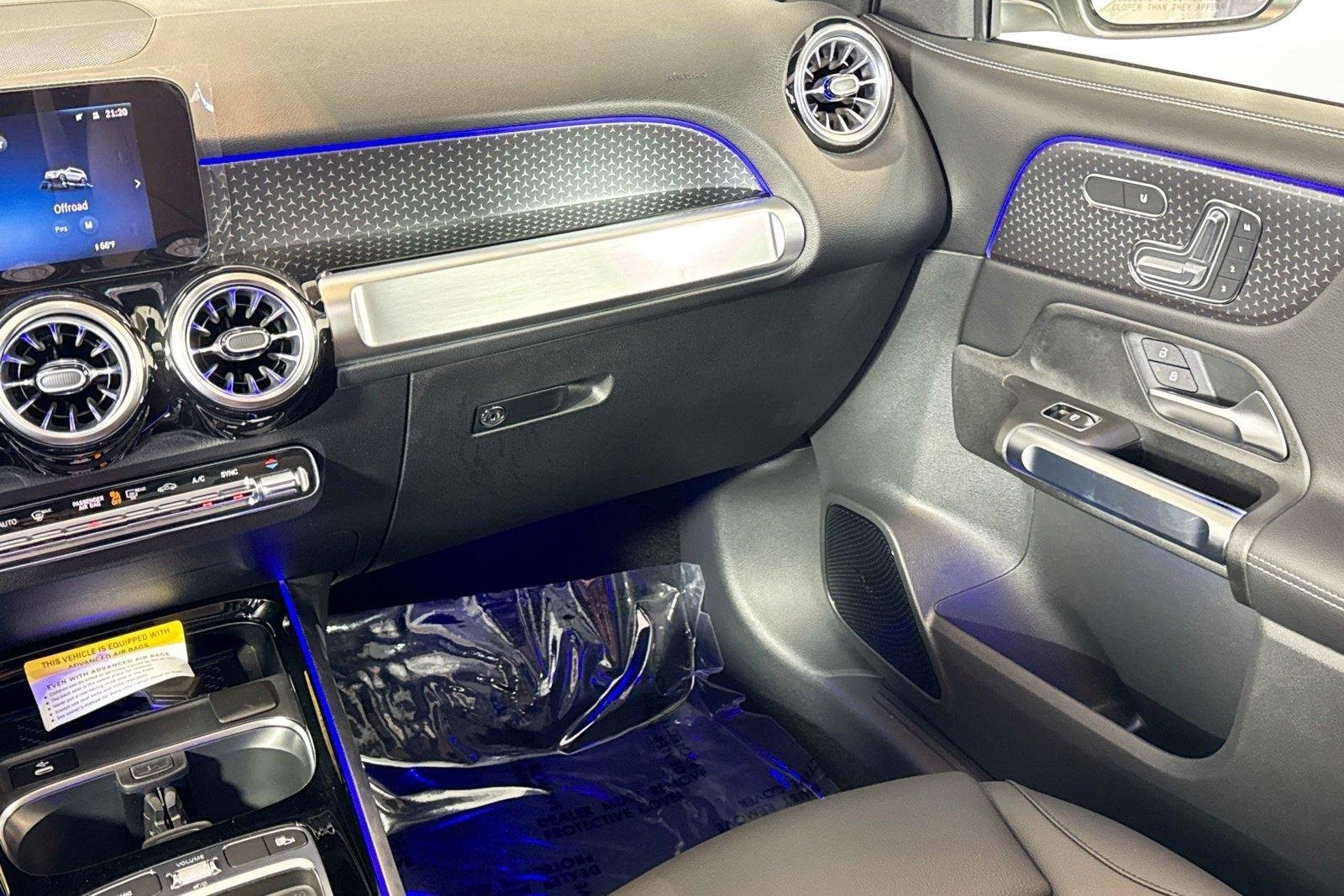 New 2026 Polar White Mercedes-Benz GLB 250 image 21