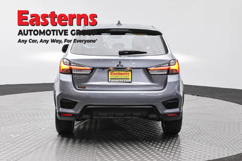 Used 2024 Gray Mitsubishi 2.0 ES image 6