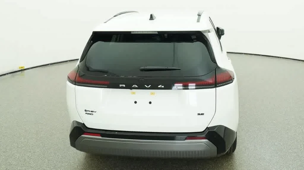 New 2026 Ice Cap Toyota SE image 7