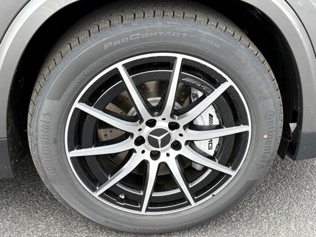 New 2026 Mountain Grey Metallic Mercedes-Benz AMG® GLA 35 4MATIC® SUV image 26