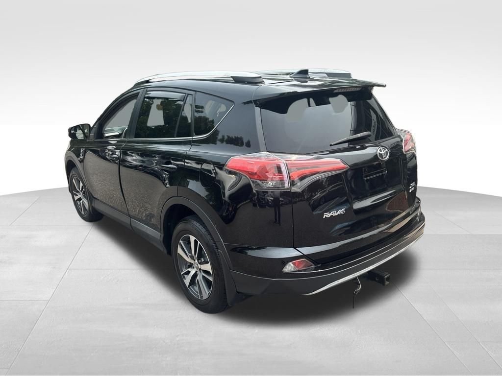 Used 2016 Black Toyota XLE image 15