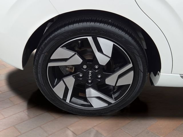 Used 2023 Snow White Pearl Kia GT-Line image 11