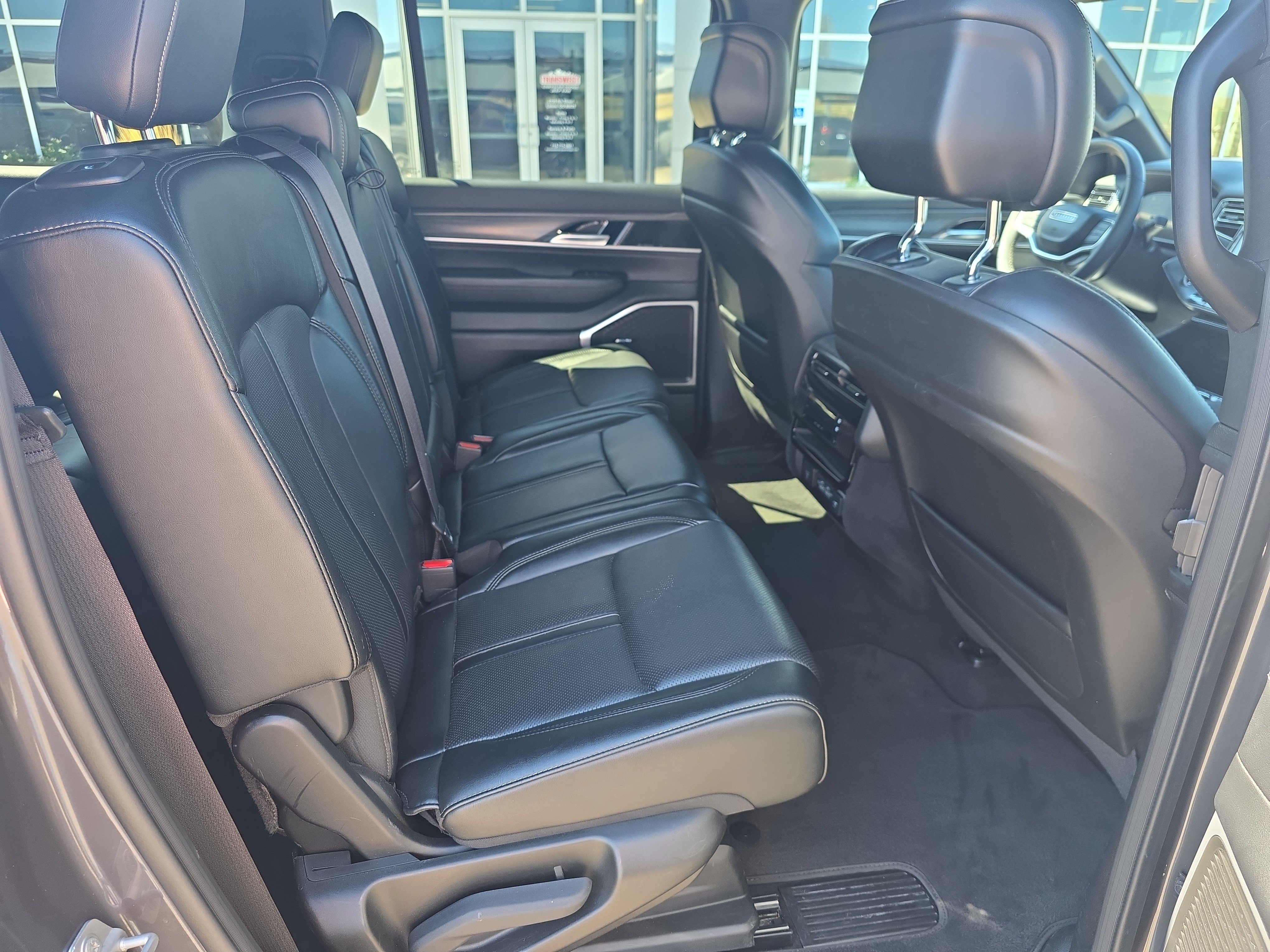 2024 Jeep Wagoneer Series III - Photo 19