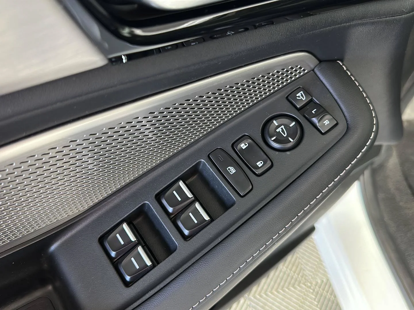 Certified Used 2023 Platinum White Pearl Acura SH-AWD TECH image 49