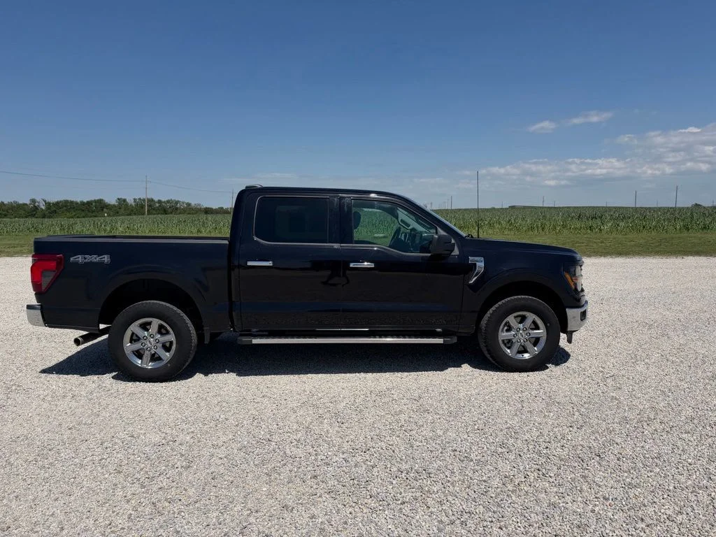 Used 2025 Black Ford XLT image 3