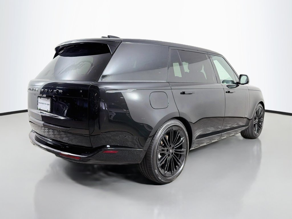 New 2027 Santorini Black Land Rover SE image 5