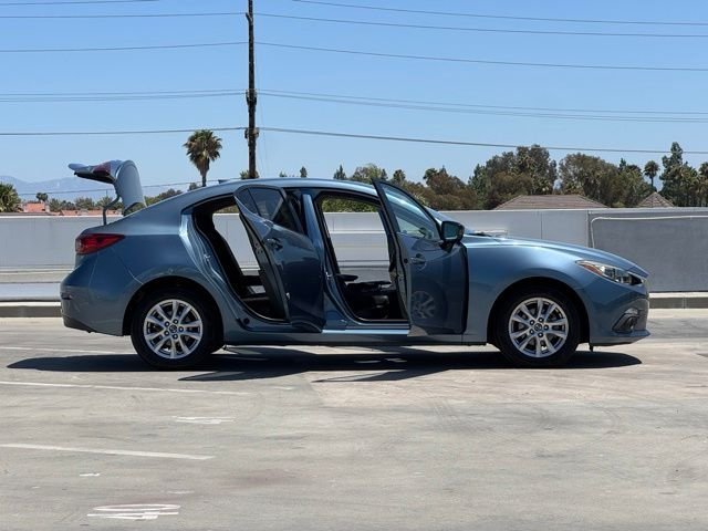 Used 2016 Blue Reflex Mica Mazda i Touring image 29