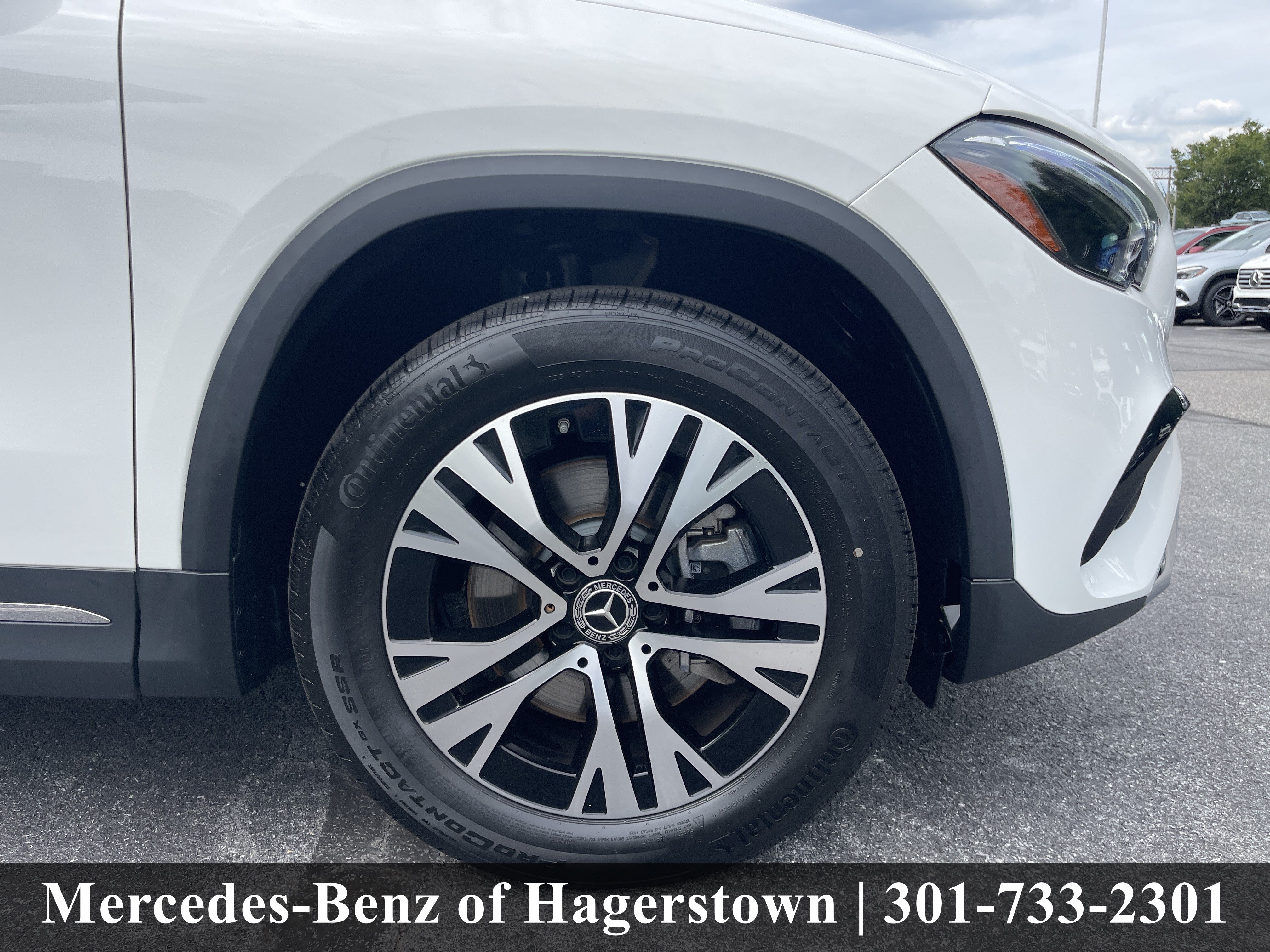 Certified Used 2025 Polar White Mercedes-Benz GLA 250 4MATIC® SUV image 38