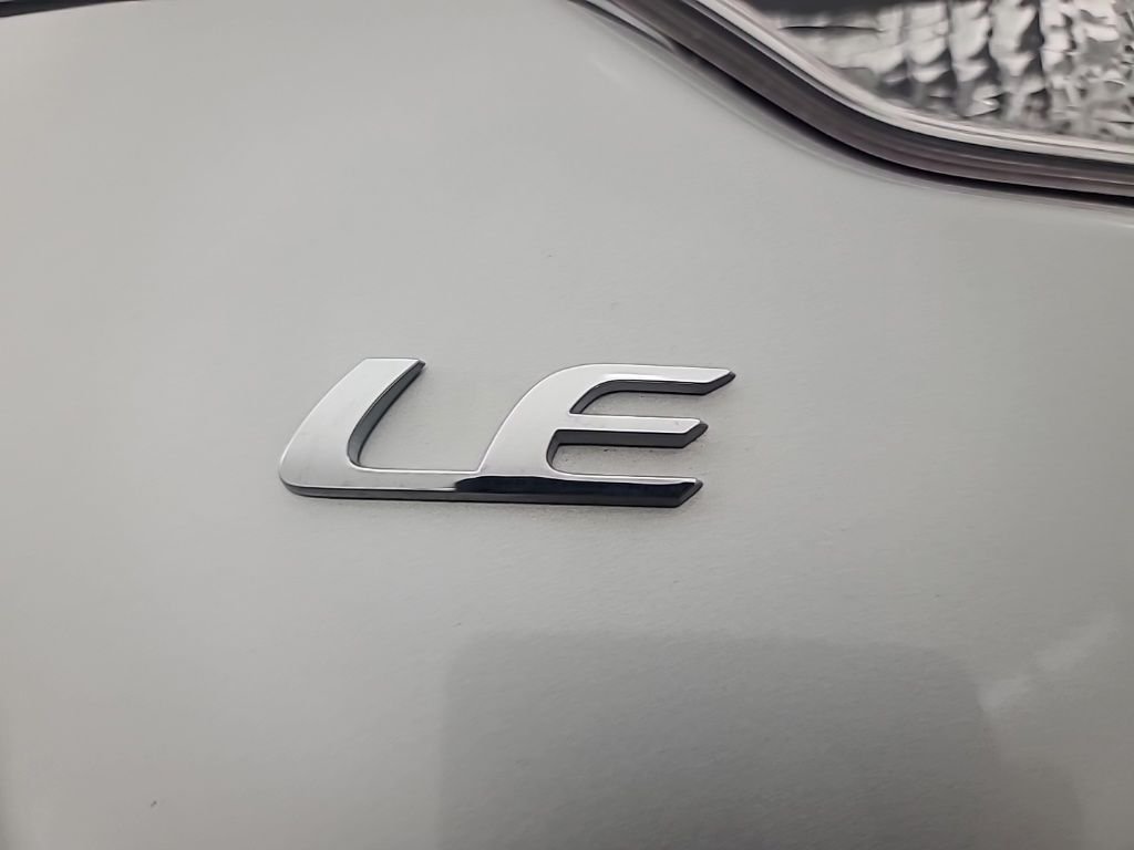 2025 Toyota Corolla LE - Photo 12