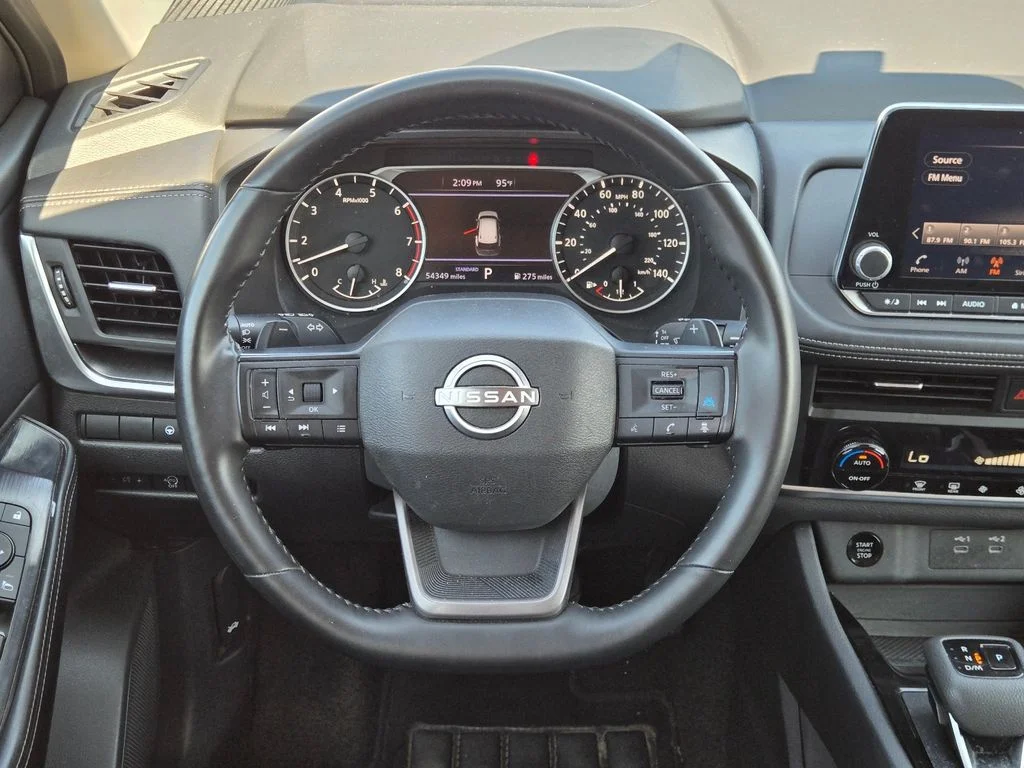 Used 2025 Gray Nissan SV image 17