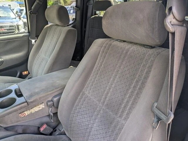 Used 2003 Silver Toyota SR5 image 12